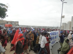 Source: Somalia Today - Demonstrators in Muqdishu (11 July 2013)